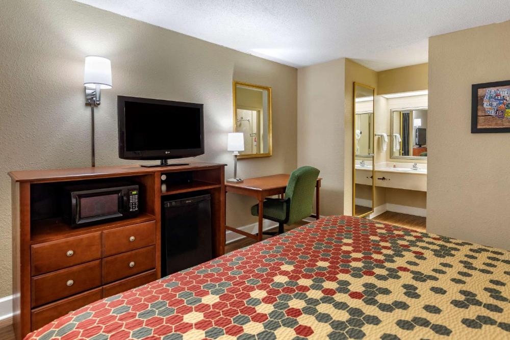 Standard Room, 1 King Bed, Non Smoking interior